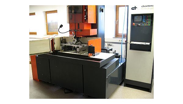 EDM-_machine_Robofil_200-12370.jpg