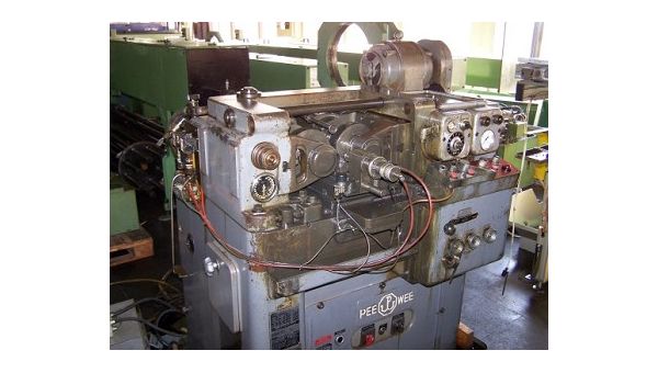 Thread_Rolling_Machine_Pee_Wee_II62P12-6200.jpg