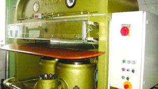 TURNER_563_B_hydr_ironingembossing_press-6370.jpg