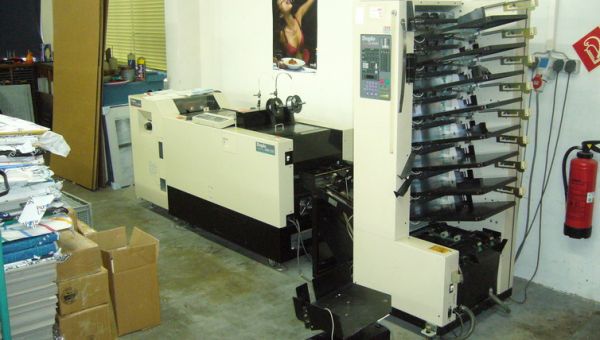 DUPLO_8000_S_8_station_Collator_DBM-250_Bookletmaker_DC-48TW_trimmer-10851.jpg