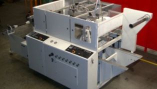Thermoforming-machine-7271.jpg
