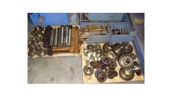 Spare_parts_for_type_1A616-6122.jpg