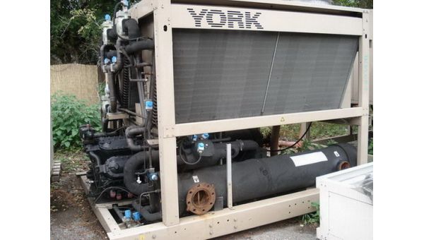 YORK_aircooled_liqChiller_AWHC_100L-6532.jpg