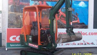 MiniExcavator_VOLVO_EC15XT-8672.jpg