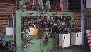 WIGO_1067_combined_drilling_and_milling_automat_for_chair_production-6283.jpg