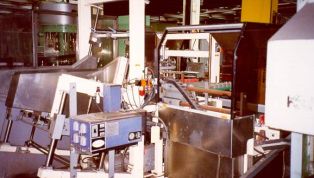 WRAP-AROUND__TRAY_PACKER_Make_Kettner_Type_Wrapapack_right-hand_Capacity-6853.jpg