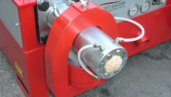 BRIQUETTING_MACHINE_COMPACT_SYSTEM_GIGANT_220-6304.jpg