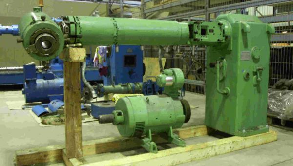 Troester_Extruder_GS_60_x_1520_D_with_feed_roll-7104.jpg