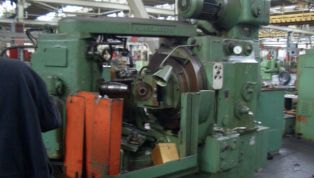 Bevel_gear_generator_Klingelnberg_model_AFK_201_new_1962-5925.jpg