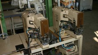 Pfaff_3306_twin_button_machine-6175.jpg