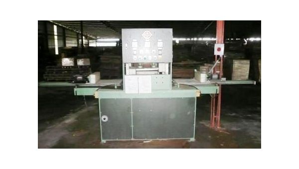 Kuoming_High-Frequency_press-6325.jpg