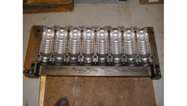 MOULD_FOR_BOTTLEBLOWMOULDING-7145.jpg