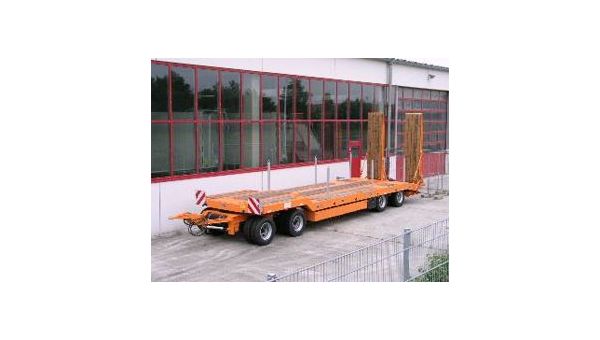 SCHMITZ_-_4_Achs_40_t_Tieflader_mit_ABS-7755.jpg