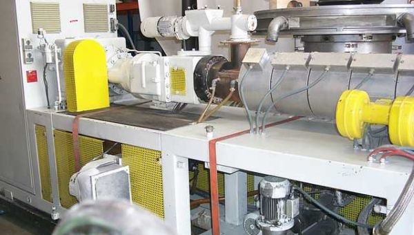 twin-screw_extruder_90_mm-7106.jpg