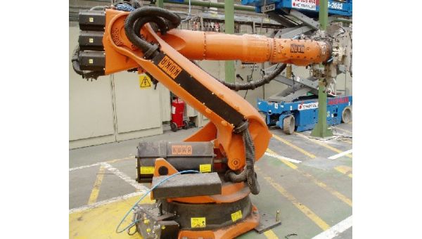 KUKA_KR_180_KR_210_industrial_robot_KR_C2_controller-6037.jpg