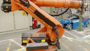 KUKA_KR_180_KR_210_industrial_robot_KR_C2_controller-6037.jpg
