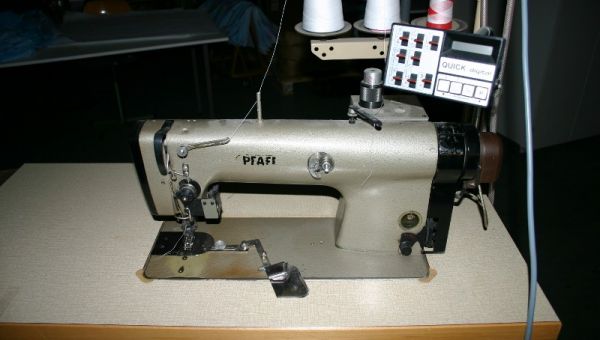 Pfaff_487_sub-_and_upper_transport_machine-6177.jpg