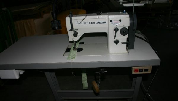 Singer_20_U63_Zigzag_sewing_machine-6277.jpg