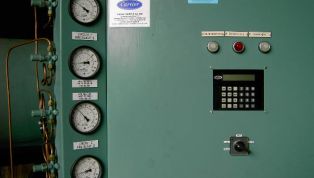 Carrier_Liquid_ChillerWatercooled_500KW-6388.jpg