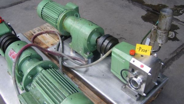 JOHNSON_lobe-rotor_pump-7088.jpg