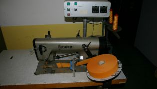 Pfaff_5483_chain_stitch_high-speed_sewing_machine_with_puller_and_trimming_syste-6179.jpg